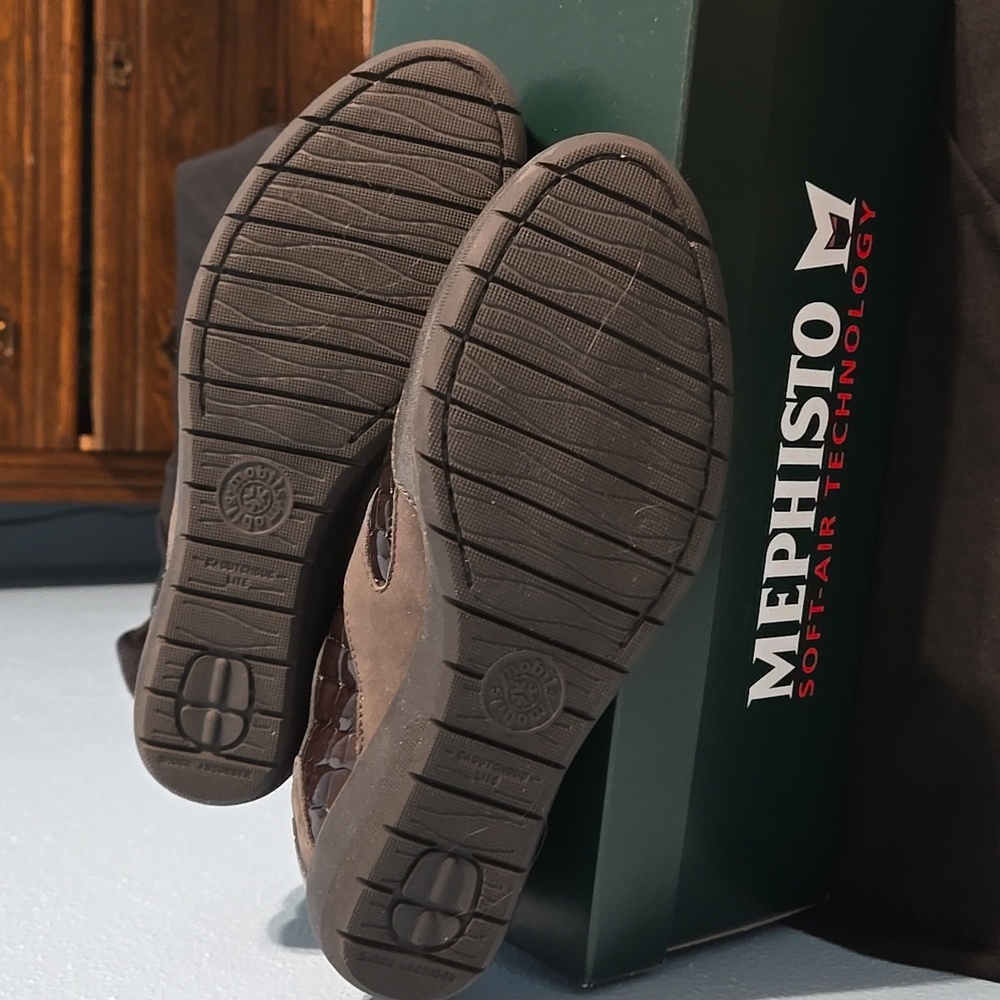 Mephisto Josefina shoes, 7.5 - Picture 2 of 6